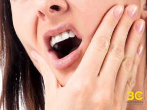 Khách hàng cảm thấy ê buốt trong 1 – 2 ngày đầu sau khi tẩy trắng răng